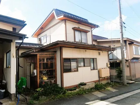 Murayama City, Tateoka Fueda 2-chome (Murayama Station) 2-story building 5K