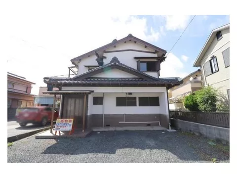 Renovation completed! ● Parking space for 3 cars ● Southeast-facing with good sunlight