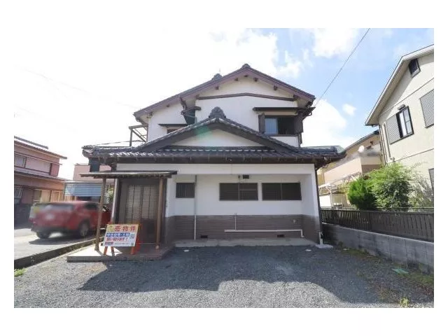 Renovation completed! ● Parking space for 3 cars ● Southeast-facing with good sunlight