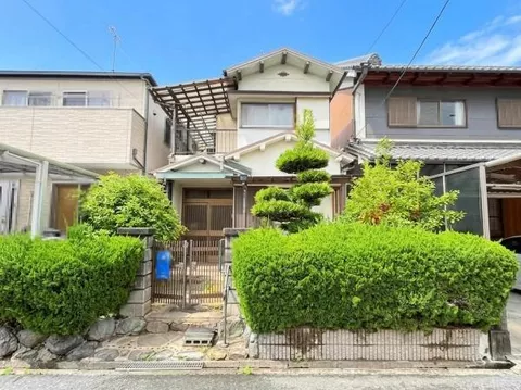 Yamato Takada City, Higashi Mikuradou Town (Takada City Station) 2-story building, 5DK - Image 1