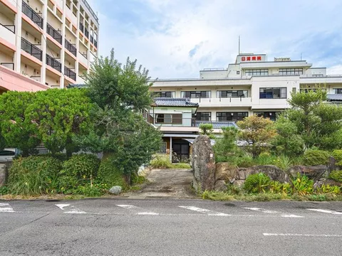 ◆ 2 minutes on foot from Kurosaki bus stop, flat land ◆ Parking for 3 cars ◆ Good view, close to the sea ◆ Site area