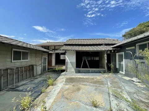 Mitoyo city, Takuma town, Ohama (Takuma station) Single story house, 3LDK

Single-story house 3LDK 980,000 yen