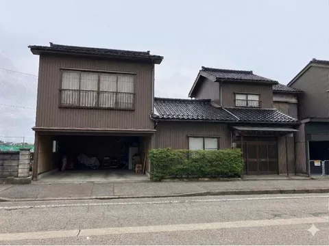 Spacious 7DK! A residence with a generous garden.