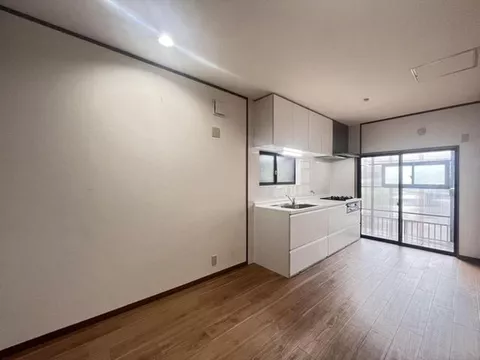 Renovated in 2016◎This is a south-facing detached house in a developed subdivision! - Image 3