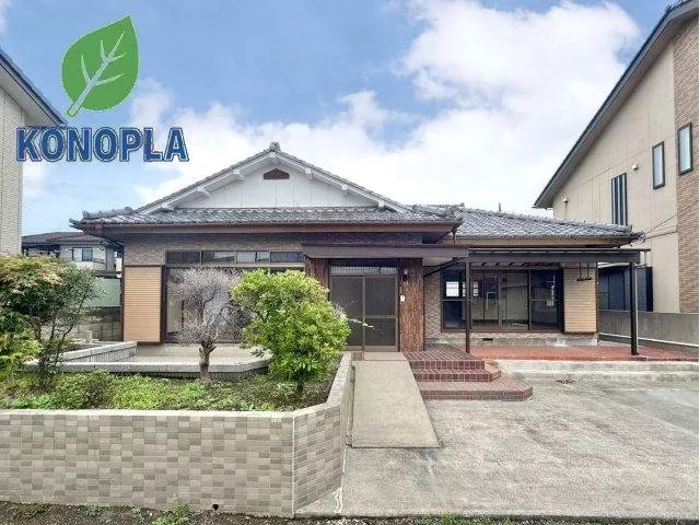Safe and secure popular single-story house ☆ Land area of 121 tsubo ■ Parking for more than 5 cars ■ Air conditioning
