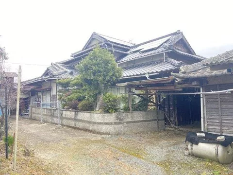 ☆ An 8DK used house has come up in Nagase, Tamana City ☆ Within 15 minutes by car to the center of Tamana City