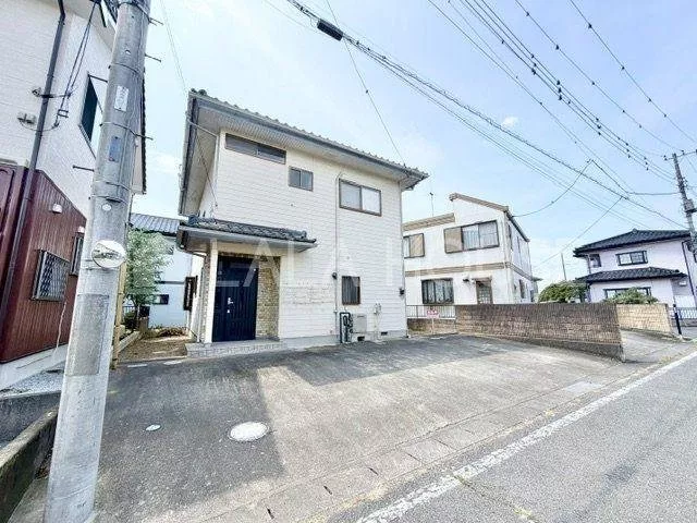 【Lala House☆】There is a storage room next to the kitchen and on the second floor◎Within a 5-minute walk to the supermarket☆