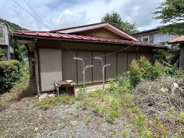 [Landslide hazard area, 0 parking spaces] Approximately 97 tsubo of land, single-story house surrounded by nature