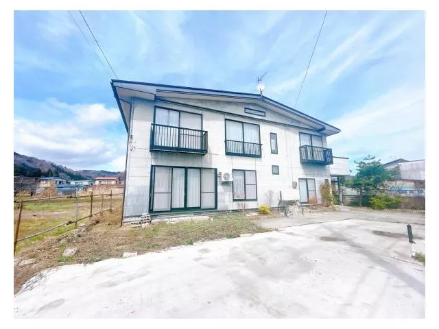 Current sale until April 26 / Parking for 3 cars / Road width 12m / Southeast corner lot / Urushiyama Elementary School