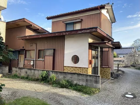 12-minute walk from Otaru Chikko Station on the JR Hakodate Main Line