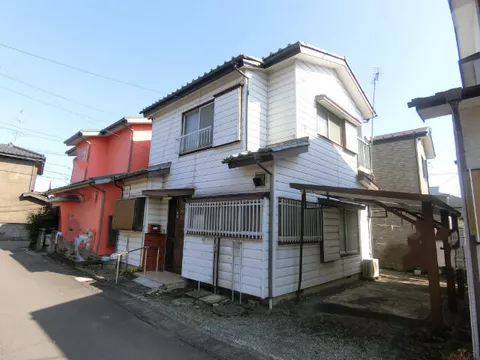 Nakatsu, Aikawa-cho, Aiko-gun (Hon Atsugi Sta.) 2F 3DK

5.5 million yen