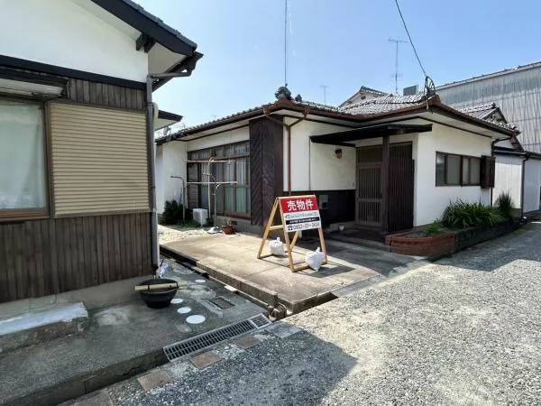 Saga City Morotomi Town Oaza Tokutomi (Saga Station) Single-story building 5DK