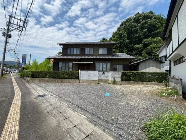 A pleasant 6LDK layout for those seeking spacious living!
