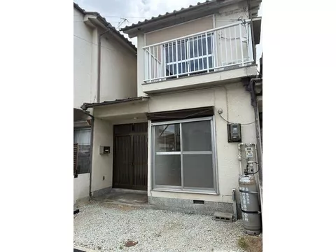A calm residence with 2 Japanese-style rooms