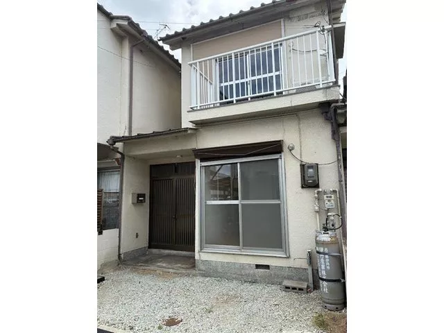 A calm residence with 2 Japanese-style rooms
