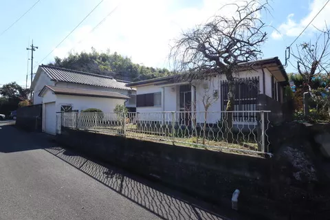 Satsumasendai City Hiwaki Town Ichihino (Kawauchi Station) Single-story building 5DK