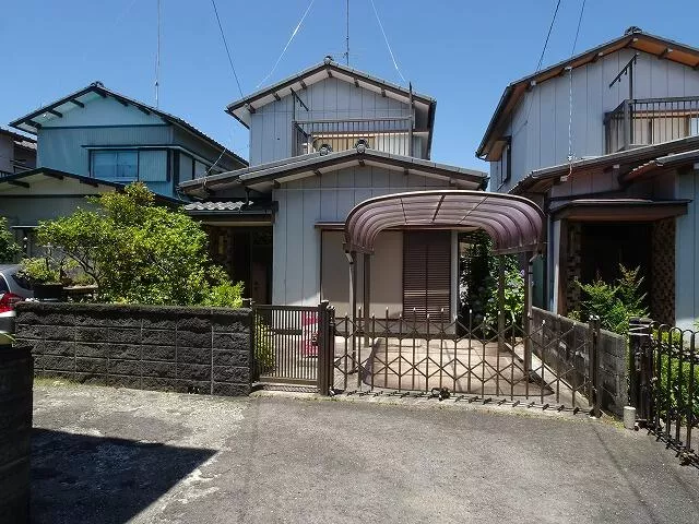 (Minami-Komatsushima station) 2F 4DK

2.8 million yen