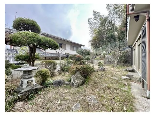 【Viewing event held】 Current sale until April 12 / Move-in possible within the year / Consideration for two families / Front road