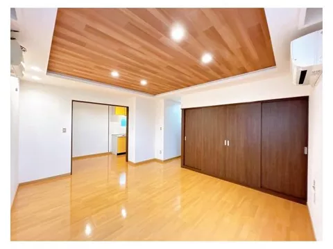 [Open House Held] [Renovation Completed, Move-in Possible Within the Year] Mainly focused on exterior construction