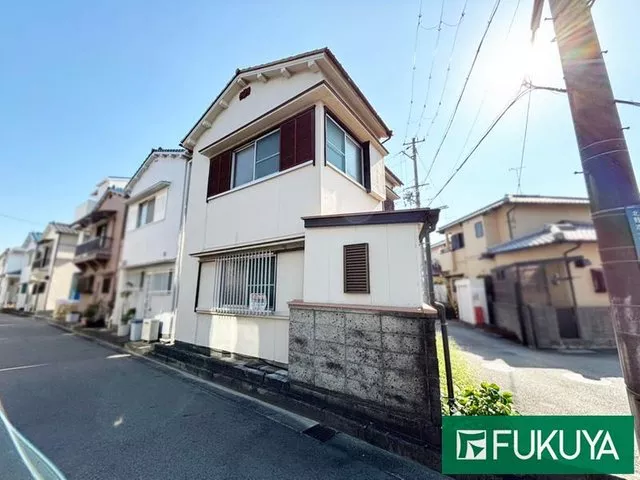 About 2 minutes from JR Tsuchiyama Station, renovated in March of Reiwa 8, corner lot on three sides, immediate move-in possible!