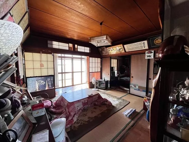 ■ About 3 minutes by car to Kawageta Station, with views of Mount Bandai and Lake Inawashiro, in a nature-rich location