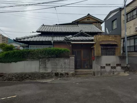 Sasebo City, Omiya-cho (Sasebo Station) 2-story building 7DK