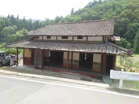 Suitable for businesses utilizing a traditional house ◎ Scenic views of mountains and rural landscapes