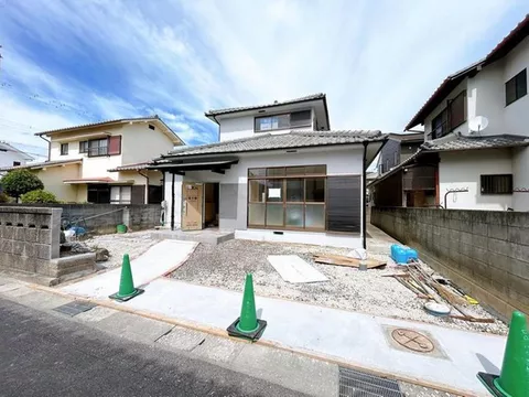 【Open house held】Interior and exterior renovation planned / Earthquake reinforcement work / Water area replacement / Parking for 2 cars available