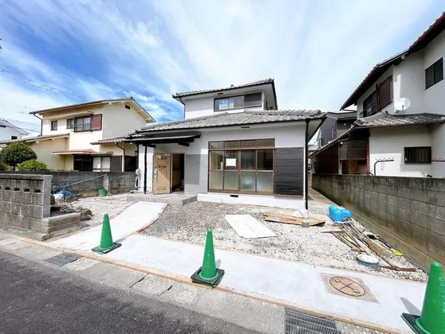 【Open house held】Interior and exterior renovation planned / Earthquake reinforcement work / Water area replacement / Parking for 2 cars available