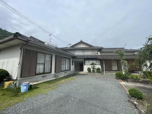 2-story building, 8LDK in Oaza Yamaguchi, Tamana District (Koba Station)