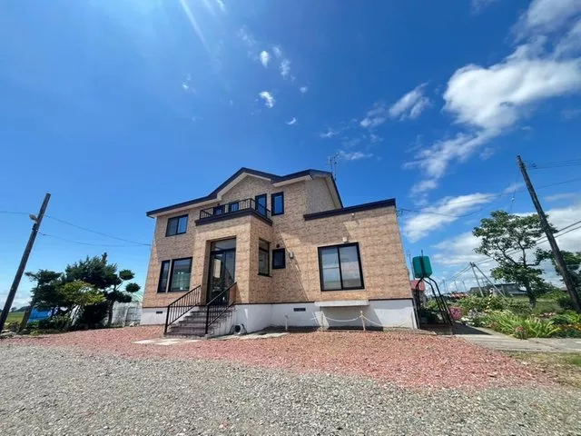 A home suitable for those who want to realize a "spacious lifestyle" in an open natural environment
