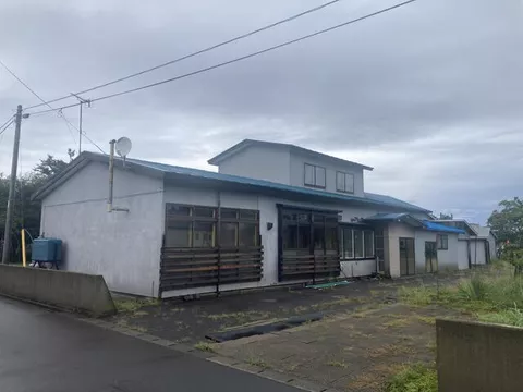 Aomori City, Oaza Shimizu, Hamamoto (Okunai Station) 2-story 6DK