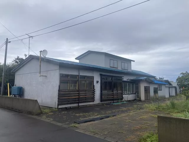 Aomori City, Oaza Shimizu, Hamamoto (Okunai Station) 2-story 6DK