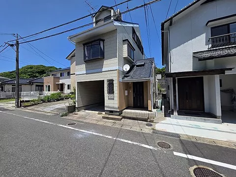 Used single-family home, Bus, get off at Deshimachi 2-chome, 1 minute walk