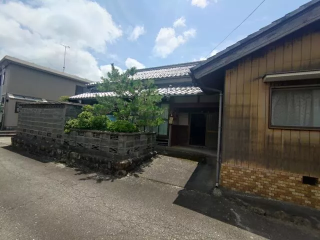 Gamou District Hino Town, Bessho (Hino Station), single-story building, 8DK