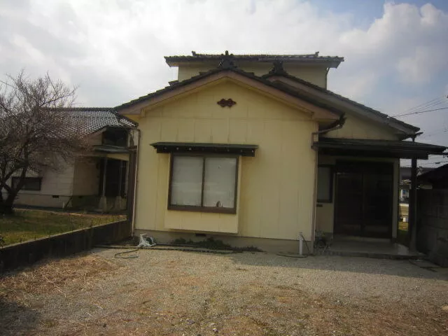 Uozu City, Tenjinnoshin 2-story 5K