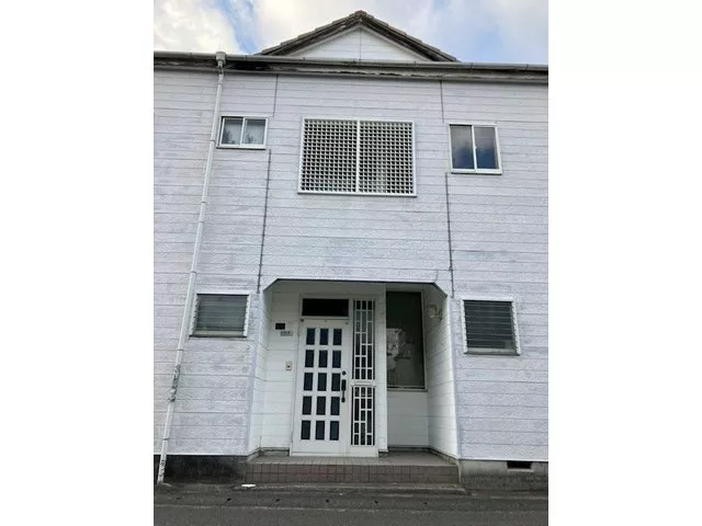 Two-sided road frontage! Convenient for commuting by car due to proximity to the bypass! Near a supermarket!