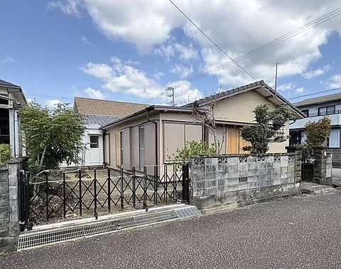 Used single-family home, Hanoura-cho Kasugano, used house.