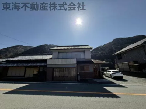 Matsusaka City, Iinan-cho Yokono (Kawazoe Station) 2 stories above ground, 1 basement, 9DK