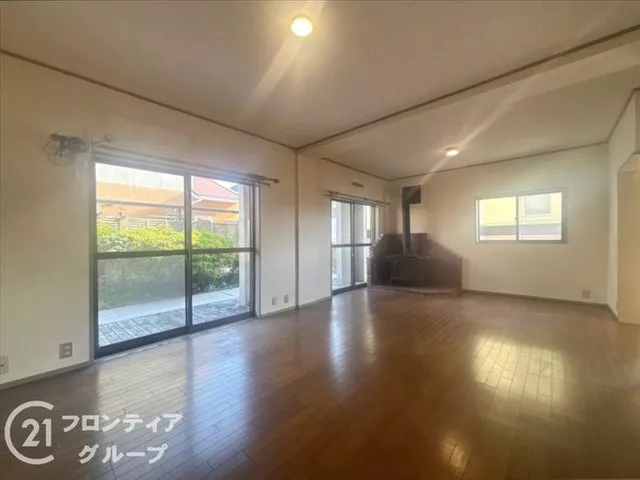 [Spacious 18.1 tatami LDK + immediate viewing available!] ■ Open 4LDK with two-sided lighting in all rooms