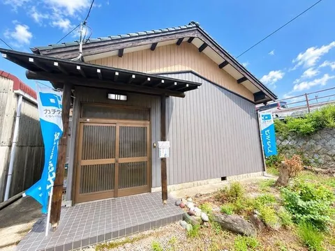 Open house held until August 25 / Current condition sale / Move-in possible within the year / Parking for 6 cars / Single-story