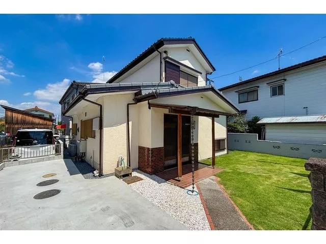 ◇ Renovation completed in June 2026 / Land area 52 tsubo / 4DK with garden / Parking space included