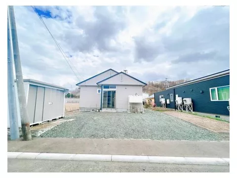 [Open House] Current sale until May 2 / Move-in available within the year / Single-story / New seismic standards compliant / Parking for 3