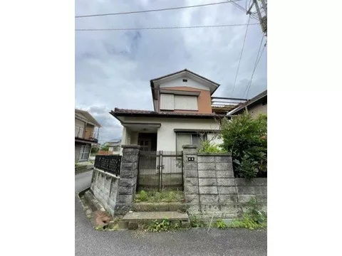 5,800,000 yen! 5DK house within a 9-minute walk from the station, with abundant living facilities.