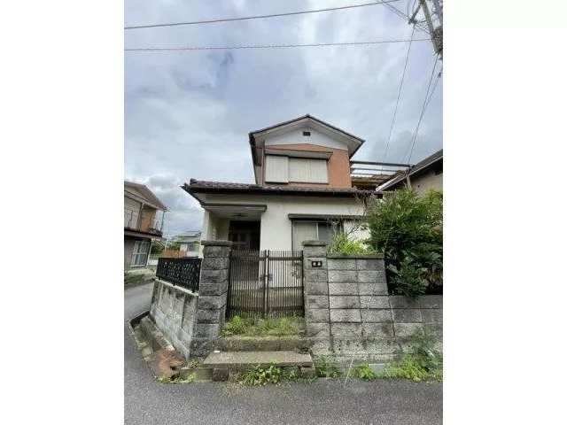 5,800,000 yen! 5DK house within a 9-minute walk from the station, with abundant living facilities.