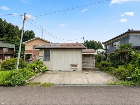 Spacious Japanese-style single-story house with garden and farm!