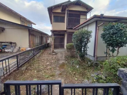 Sakamoto 8-chome, Otsu-shi, Otsu （Sakamoto Hieiyamaguchi station） 2F 4K

3,990,000 yen