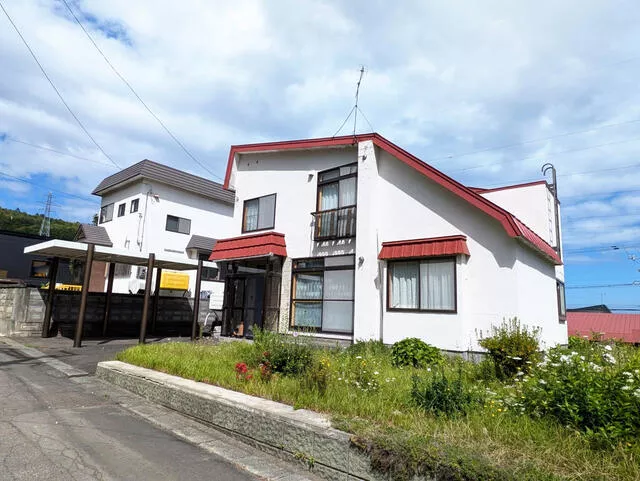 Otaru City, Katsuraoka Town, (Zenibako Station), 2-story building, 4LDK
