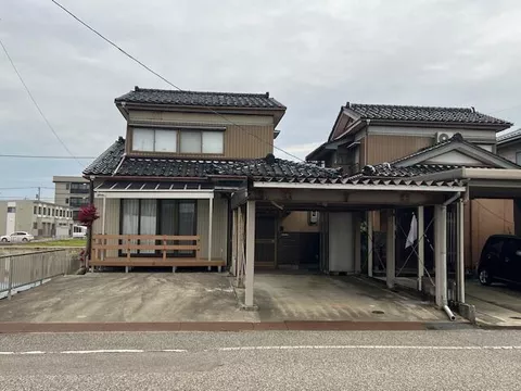 Takaoka City Kamizukushi (Shin-Takaoka Station) 2-story 7DK