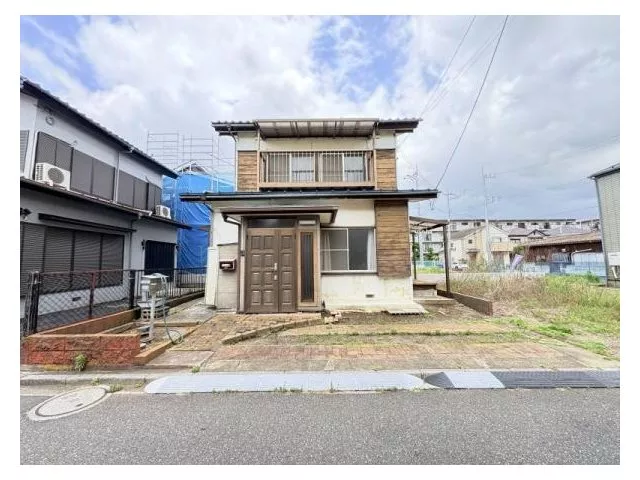 ☆South-facing☆Good sunlight☆All rooms with two-sided lighting☆Storage in each room☆Wood deck☆
